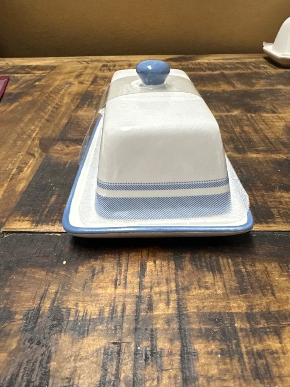 Butter dish dairy. Kitchen blue and white features fluted detail script butter